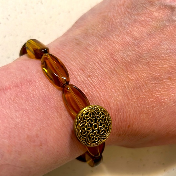 Vintage Stretch Bracelet W/ Antique Button. - Picture 3 of 6